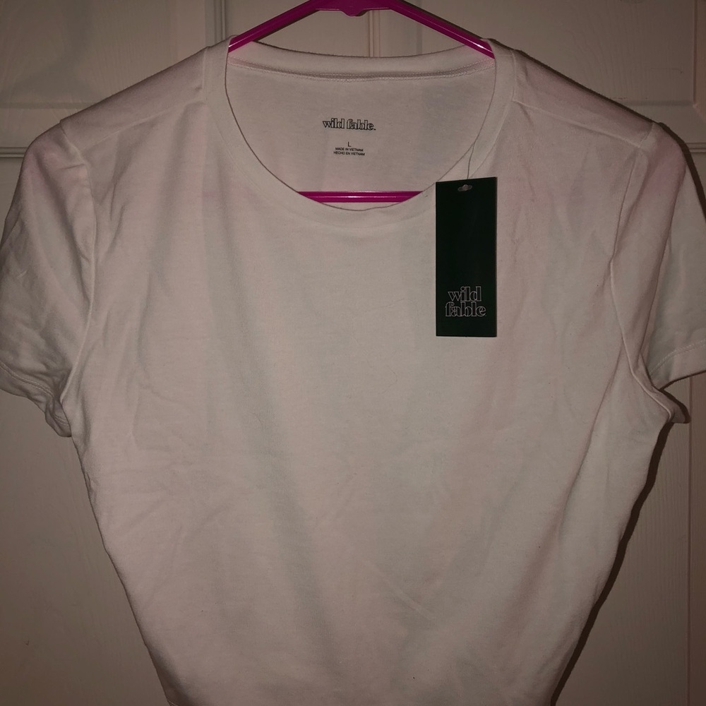 BRAND New crop t-shirt